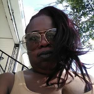 Meet your Posher, Crystal